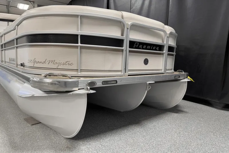 Slide: The Image of Premier 250 Grand Majestic 2006 - 5