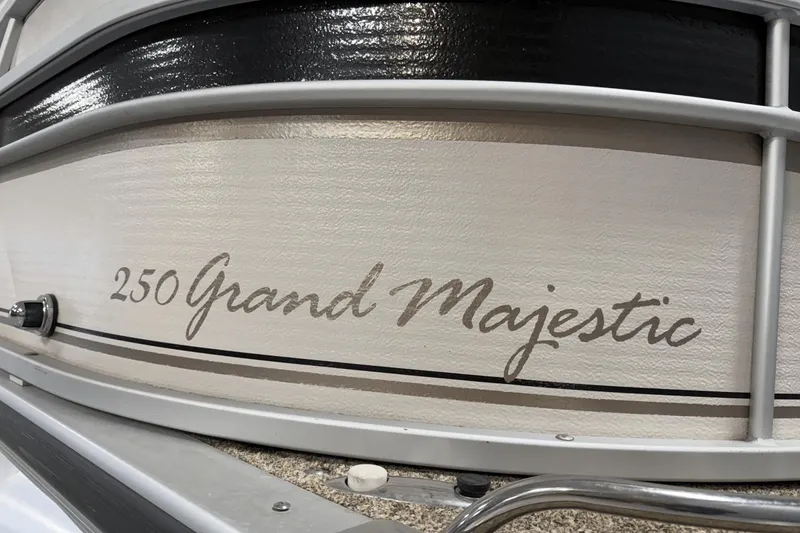 Slide: The Image of Premier 250 Grand Majestic 2006 - 9