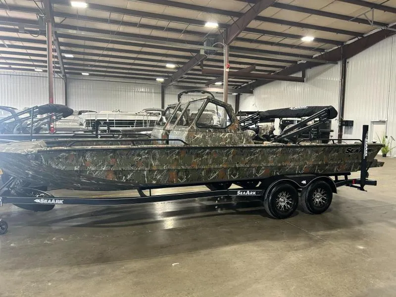 Slide: The Image of SeaArk ProCat 240 2025 - 14