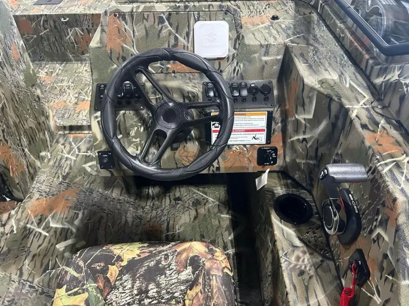 Slide: The Image of SeaArk ProCat 240 2025 - 6