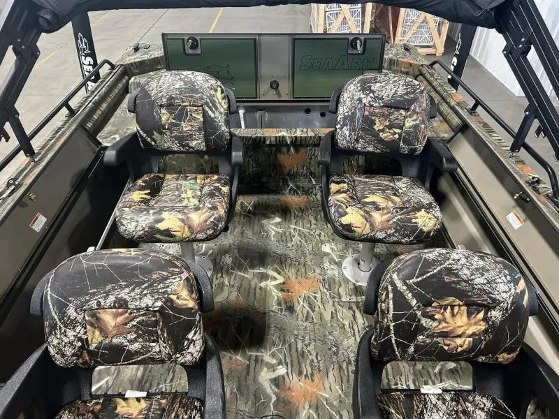 Slide: The Image of SeaArk ProCat 240 2025 - 7