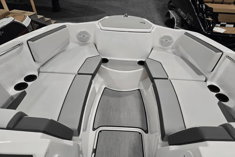 Slide: The Image of Yamaha AR220 2025 - 3