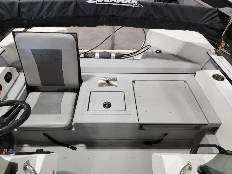 Slide: The Image of SeaArk Easy 200 2025 - 4