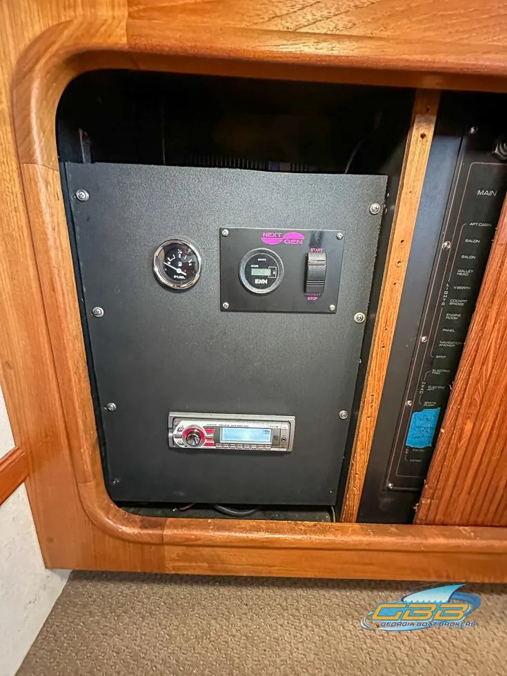 Slide: The Image of Carver 3807 Aft Cabin Motor Yacht 1989 - 50