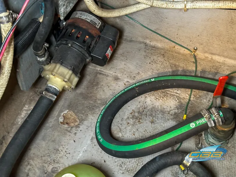 Slide: The Image of Carver 3807 Aft Cabin Motor Yacht 1989 - 59