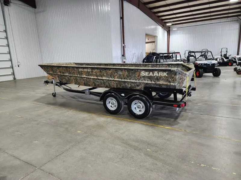 Slide: The Image of SeaArk 2072 DXS SLD 2025 - 2