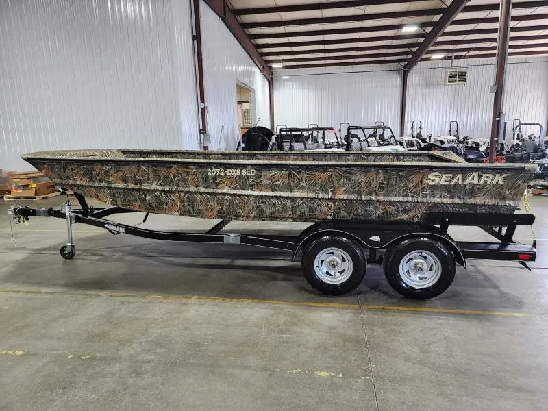 Slide: The Image of SeaArk 2072 DXS SLD 2025 - 3