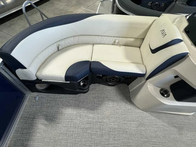 Slide: The Image of Avalon 23 LSZ VRL 2025 - 4