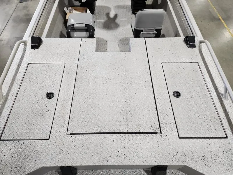 Slide: The Image of SeaArk Predator 300 2025 - 8