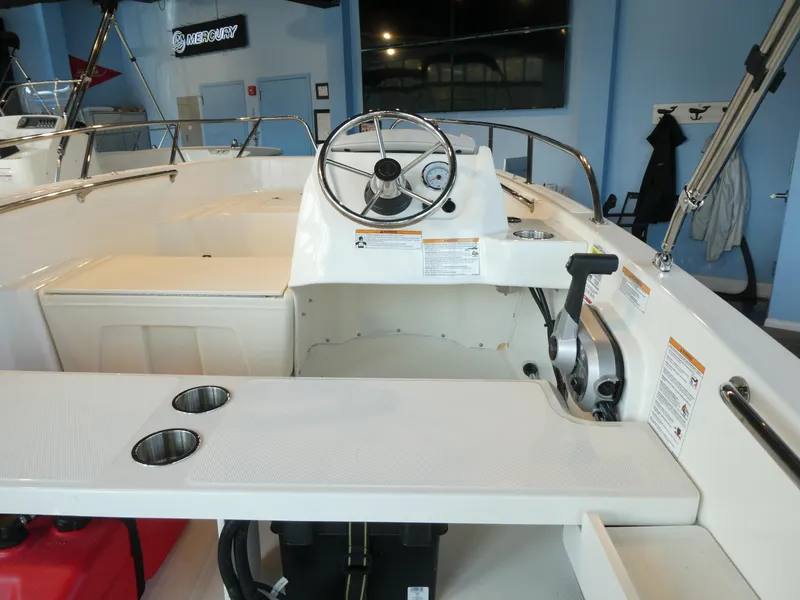 Slide: The Image of Boston Whaler 160 Super Sport 2024 - 5