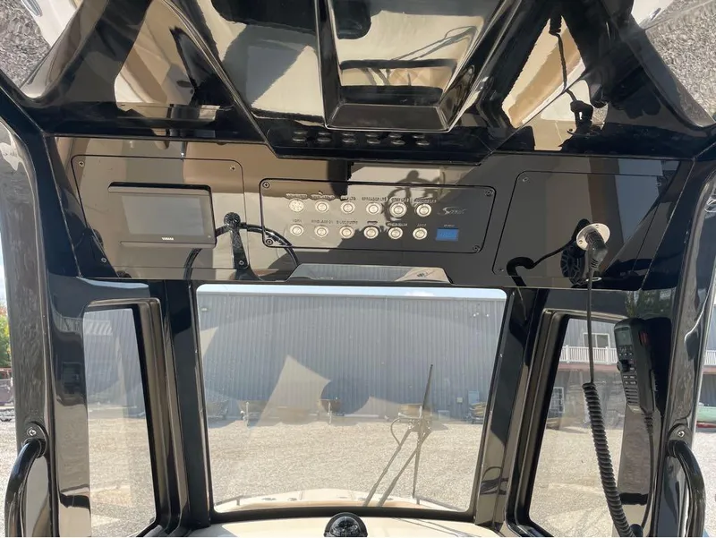 Slide: The Image of Scout 260 LXF 2025 - 15