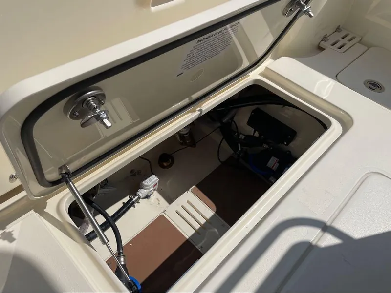 Slide: The Image of Scout 260 LXF 2025 - 18