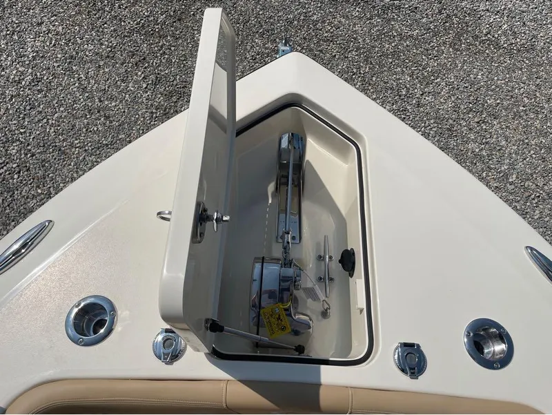 Slide: The Image of Scout 260 LXF 2025 - 28