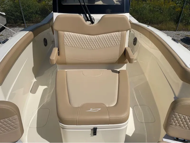 Slide: The Image of Scout 260 LXF 2025 - 3