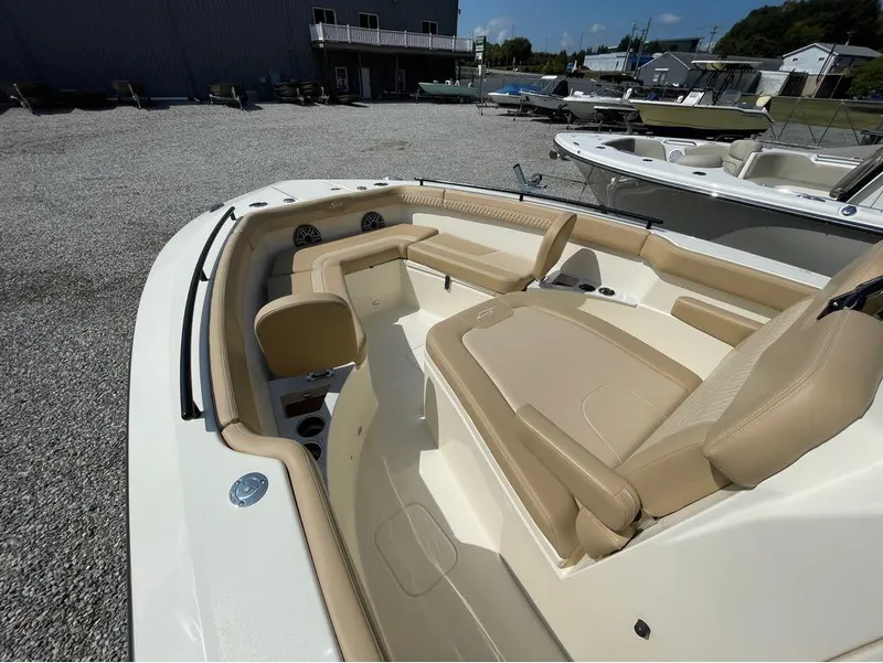 Slide: The Image of Scout 260 LXF 2025 - 31