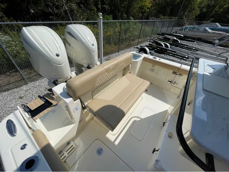 Slide: The Image of Scout 260 LXF 2025 - 8