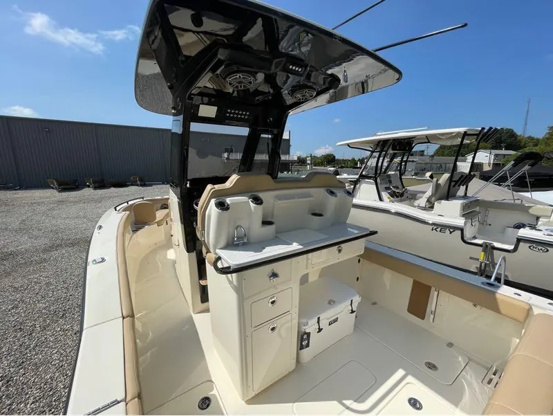 Slide: The Image of Scout 260 LXF 2025 - 9