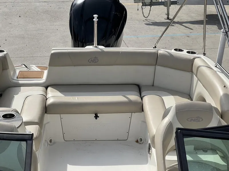 Slide: The Image of NauticStar 243 DC 2017 - 6