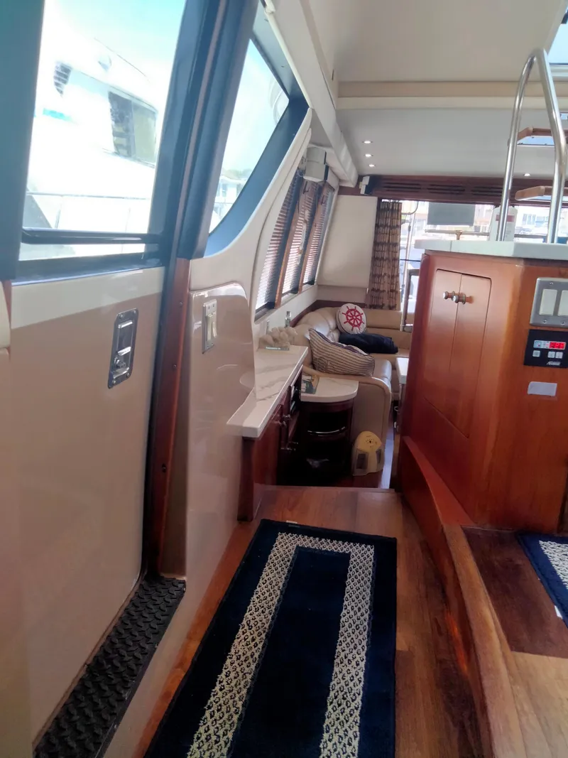Slide: The Image of Interior of 1999 Carver 530 Voyager Pilothouse yacht. - 10