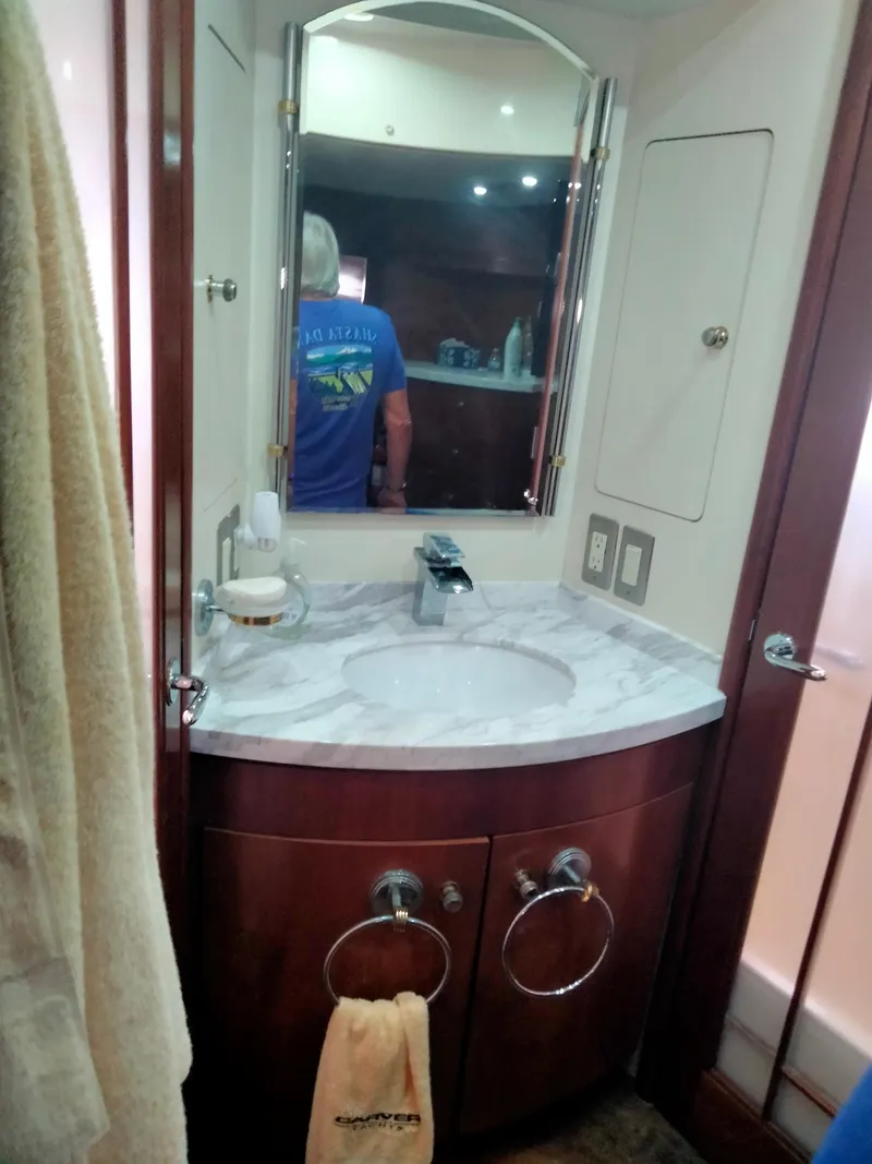 Slide: The Image of Bathroom in 1999 Carver 530 Voyager Pilothouse. - 19