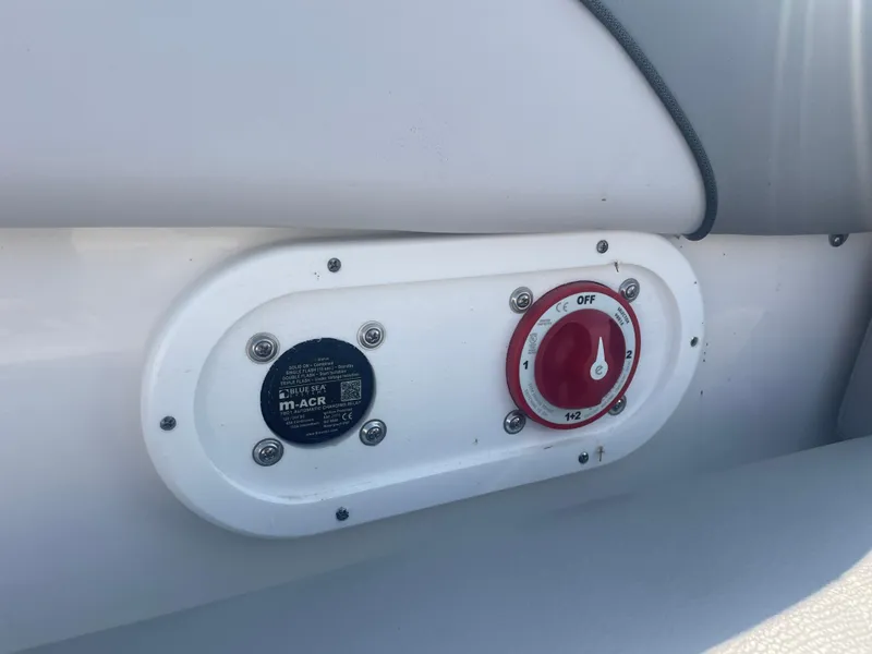 Slide: The Image of Battery switch panel on a 2021 NauticStar 223 DC Deck boat. - 4