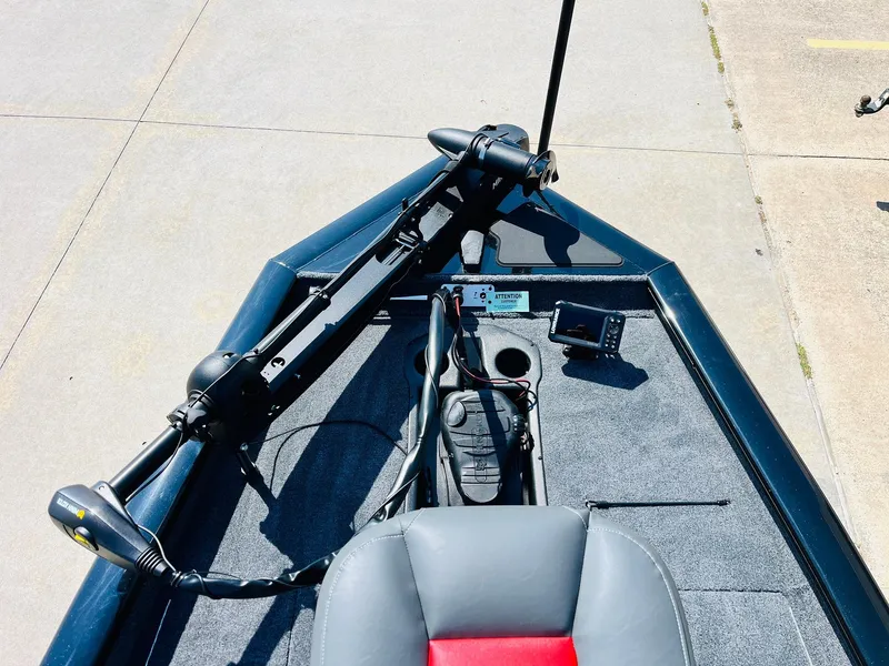 Slide: The Image of 2025 Tracker Pro Team 175 boat deck with trolling motor and seat. - 9