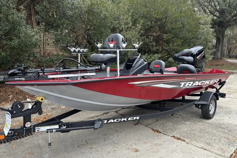 Slide: The Image of Tracker Pro Team 175 Crappie Edition 2025 - 75