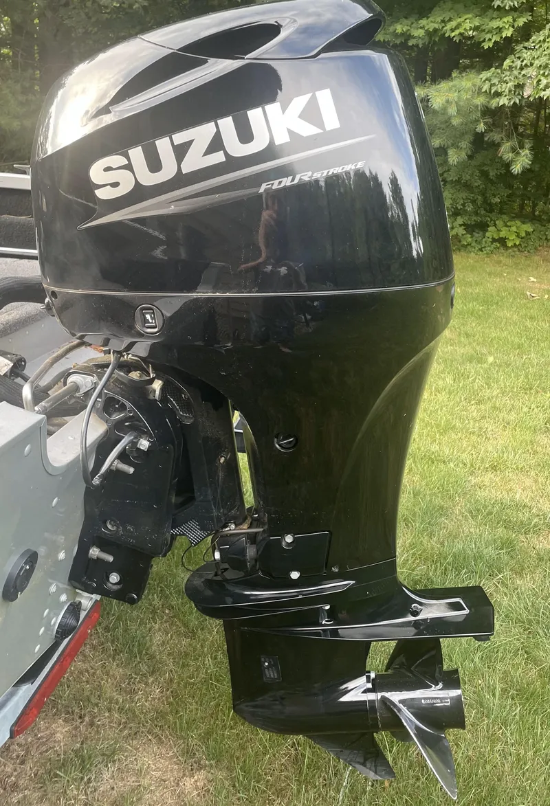 Slide: The Image of Alumacraft Competitor 165 SC 2022 - 6