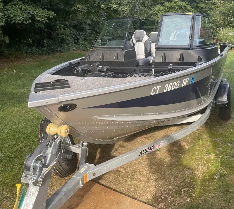 Slide: The Image of Alumacraft Competitor 165 SC 2022 - 7