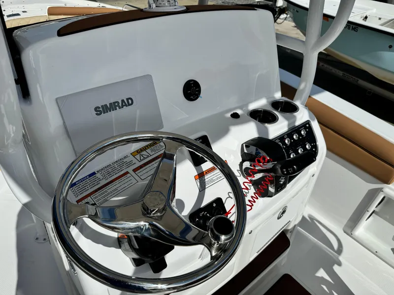 Slide: The Image of NauticStar 231 Hybrid 2025 - 18