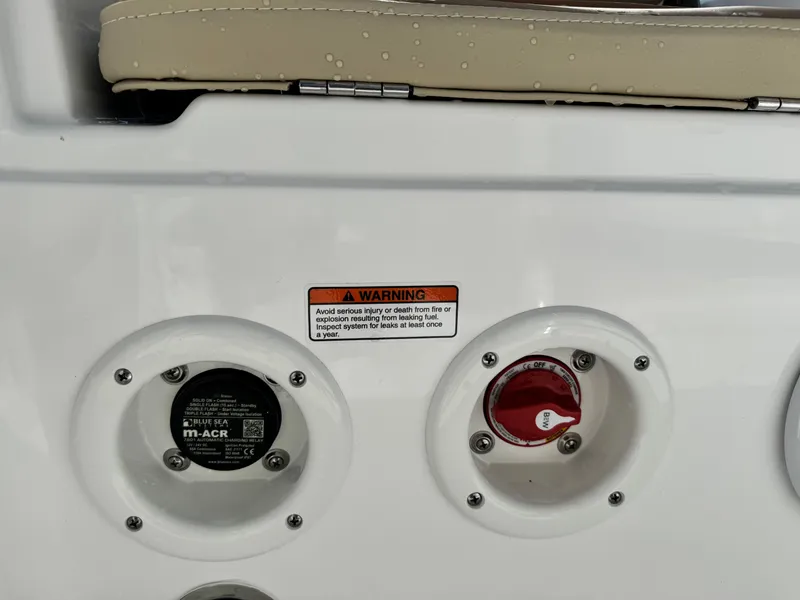 Slide: The Image of NauticStar 231 Hybrid 2025 - 26