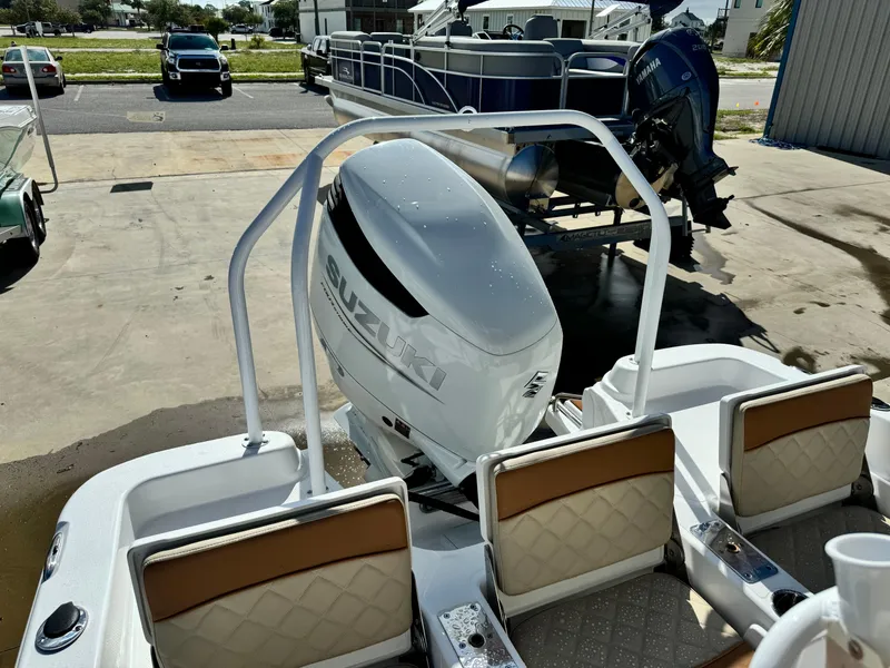 Slide: The Image of NauticStar 231 Hybrid 2025 - 27