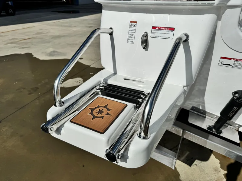 Slide: The Image of NauticStar 231 Hybrid 2025 - 35