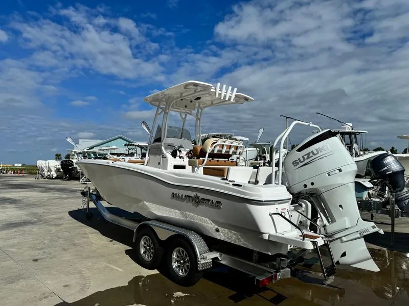 Slide: The Image of NauticStar 231 Hybrid 2025 - 5