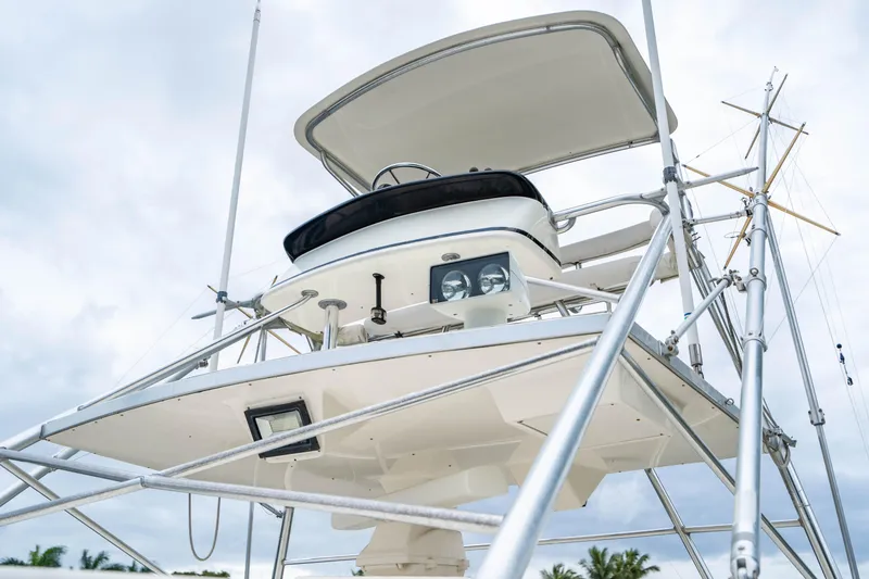 Slide: The Image of 1995 Tiara Yachts 4300 Open, view of the flybridge and radar arch. - 17