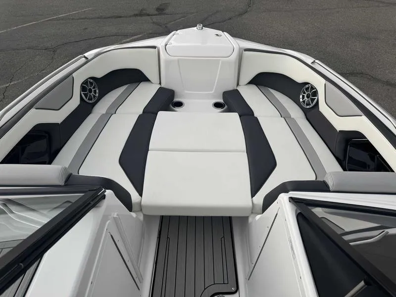 Slide: The Image of Yamaha 212 SE 2022 - 13