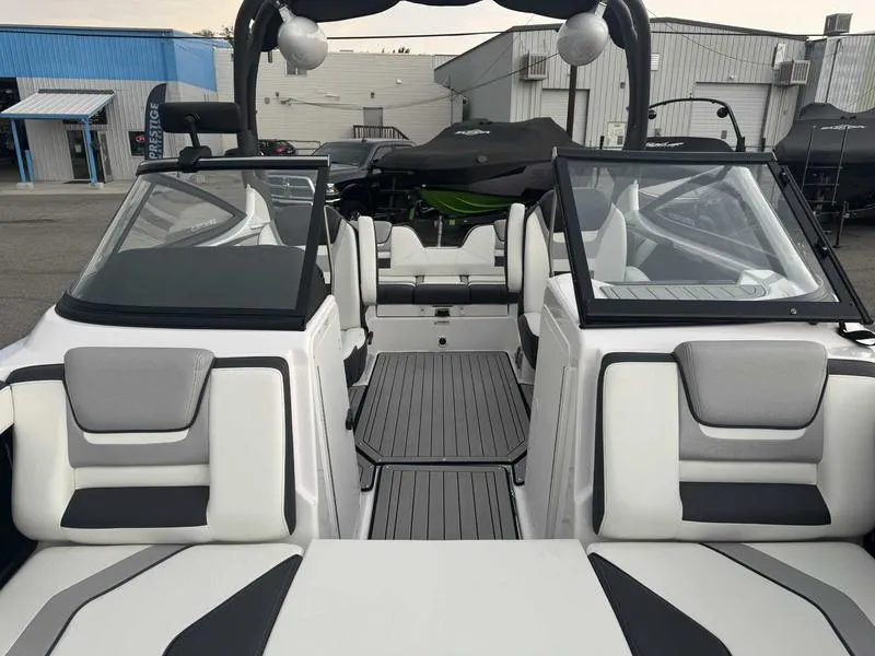 Slide: The Image of Yamaha 212 SE 2022 - 14