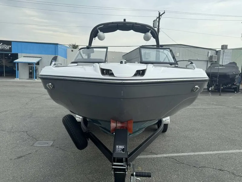 Slide: The Image of Yamaha 212 SE 2022 - 4