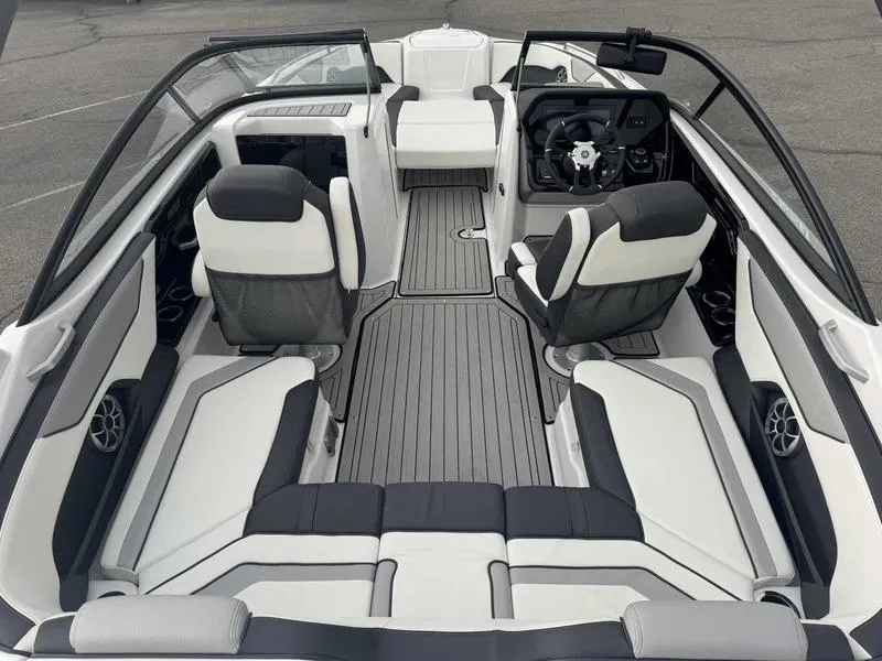 Slide: The Image of Yamaha 212 SE 2022 - 9