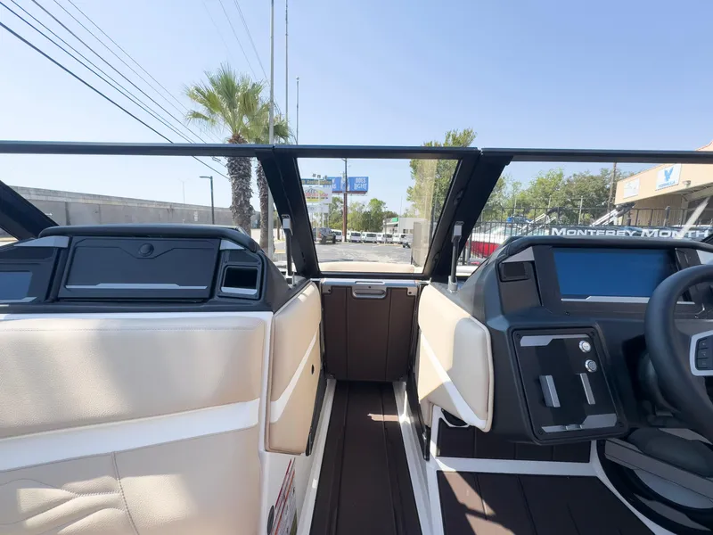 Slide: The Image of Supra SL 550 2025 - 50