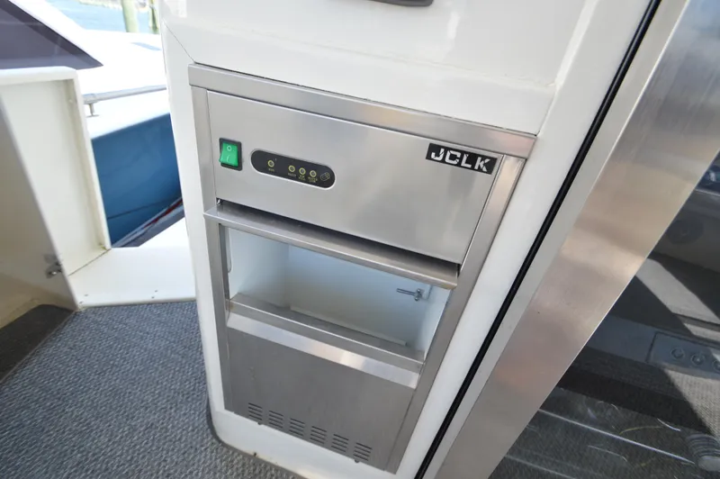 Slide: The Image of Ocean Yachts 48 Cockpit Motor Yacht 1995 - 76