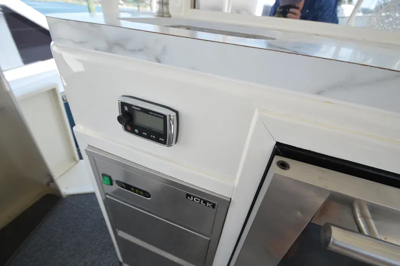 Slide: The Image of Ocean Yachts 48 Cockpit Motor Yacht 1995 - 77