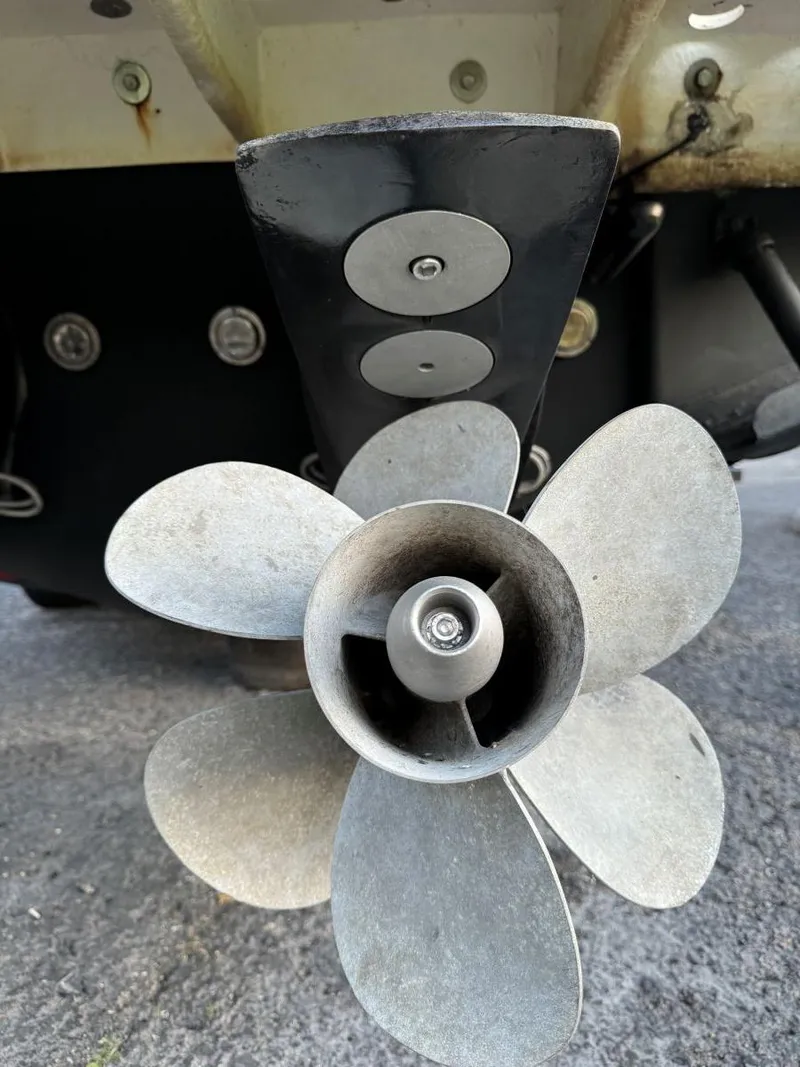 Slide: The Image of Close-up of a 2006 Sea Ray 280 Sundancer boat propeller. - 39