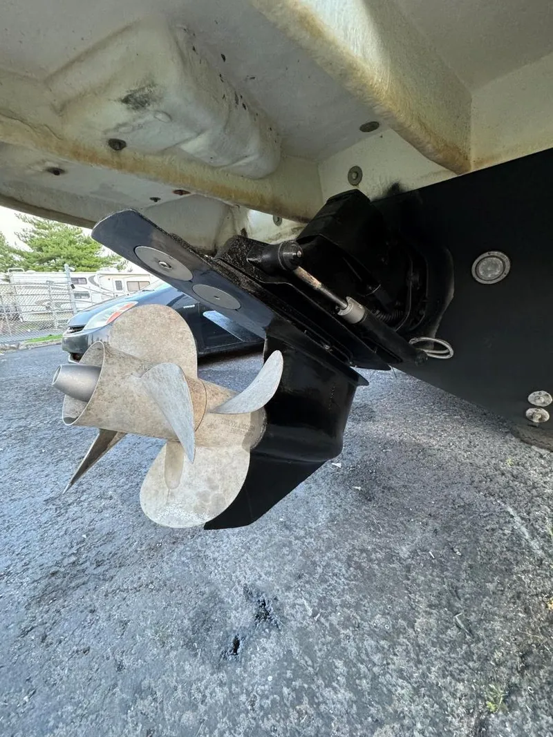 Slide: The Image of Close-up of 2006 Sea Ray 280 Sundancer boat propeller and stern drive. - 42