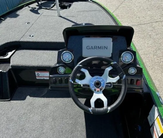 Slide: The Image of 2025 Nitro Z18 Pro boat dashboard with Garmin navigation system. - 7