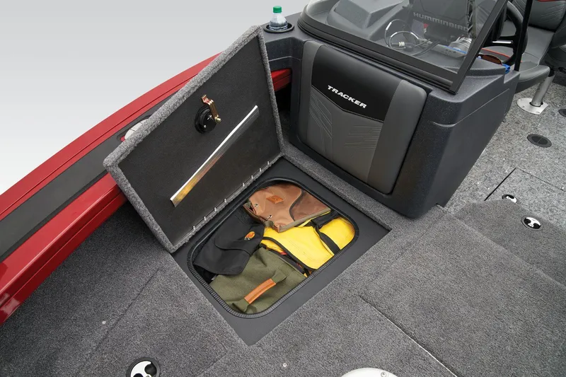 Slide: The Image of Tracker Targa V-19 Combo 2025 - 27