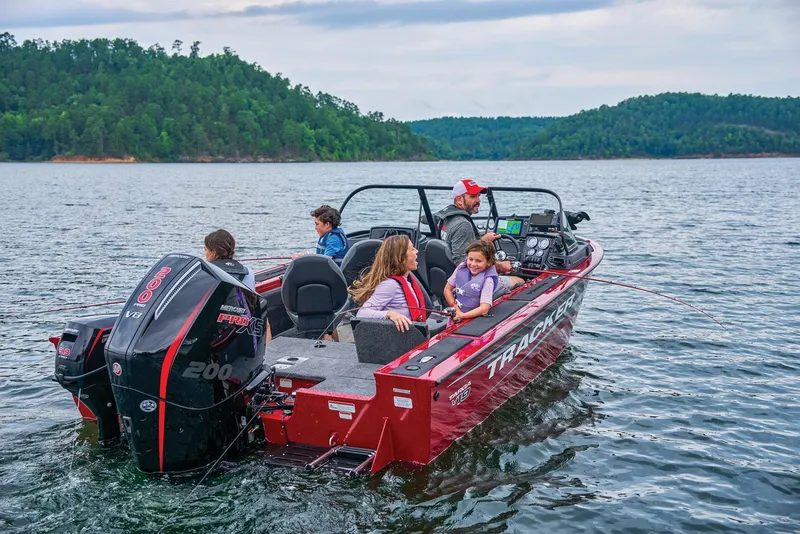 Slide: The Image of Tracker Targa V-19 Combo 2025 - 87