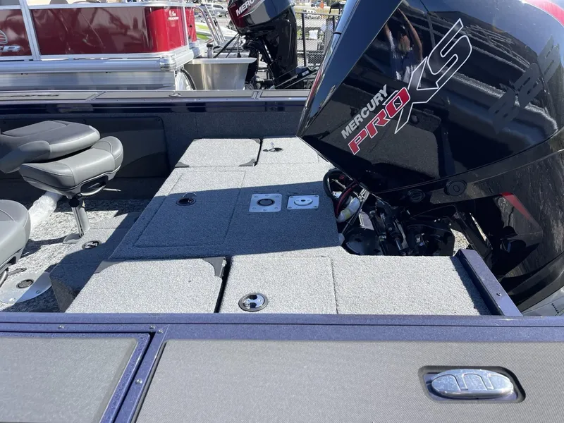 Slide: The Image of 2025 Tracker Targa V-19 Combo boat with Mercury Pro XS engine, featuring spacious seating. - 5
