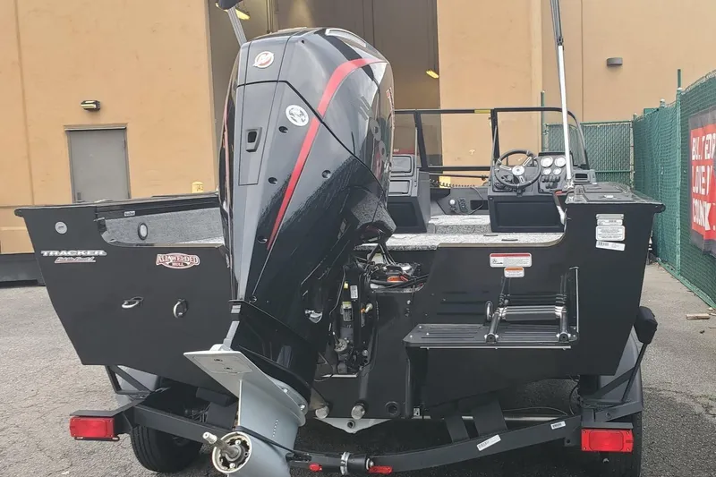 Slide: The Image of Tracker Targa V-19 WT 2025 - 76