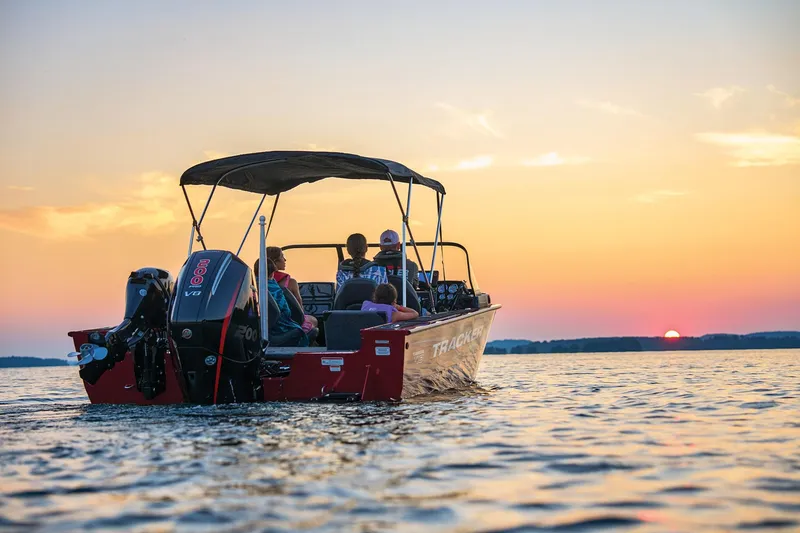 Slide: The Image of Tracker Targa V-19 Combo 2025 - 104